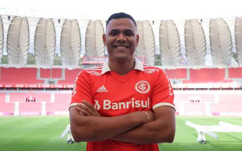 América encaminha a contratação do atacante Mikael, ex-Internacional