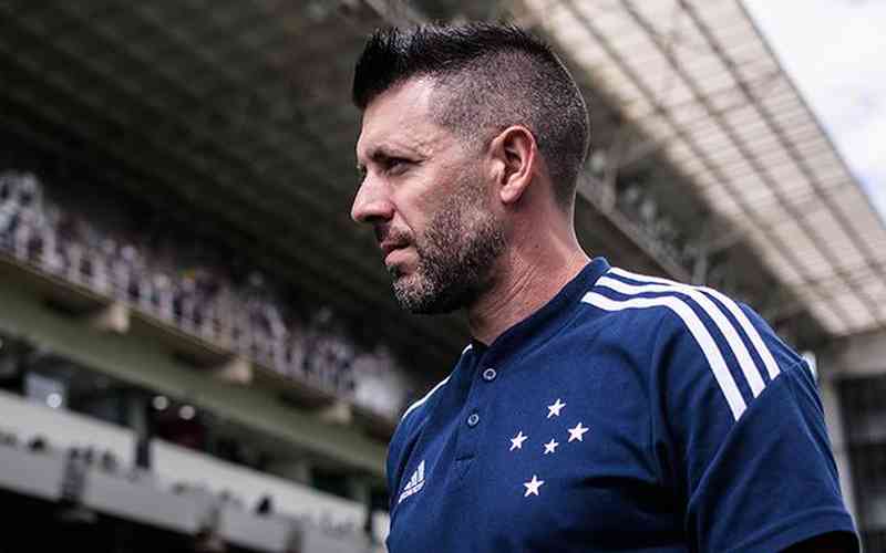 Pezzolano escala Cruzeiro com quatro novidades para enfrentar Pouso Alegre