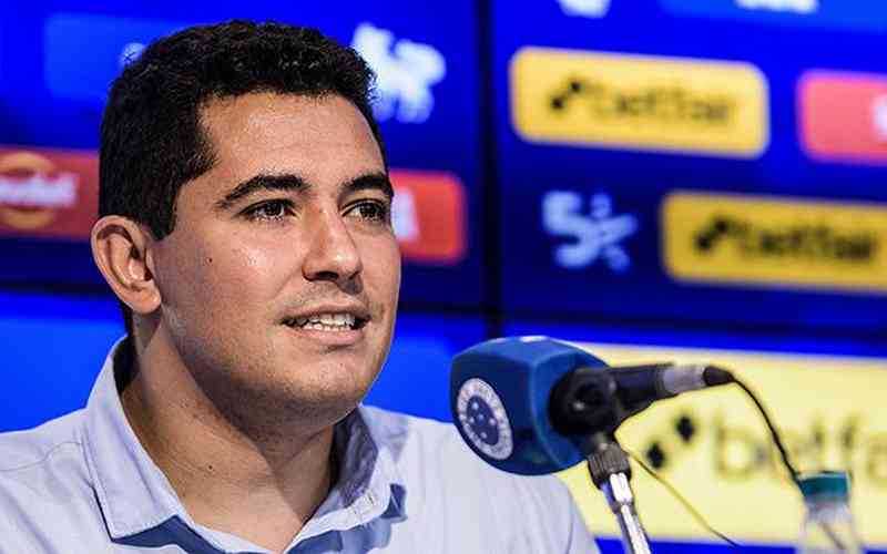 Diretor avalia elenco do Cruzeiro e fala de possíveis movimentos no mercado