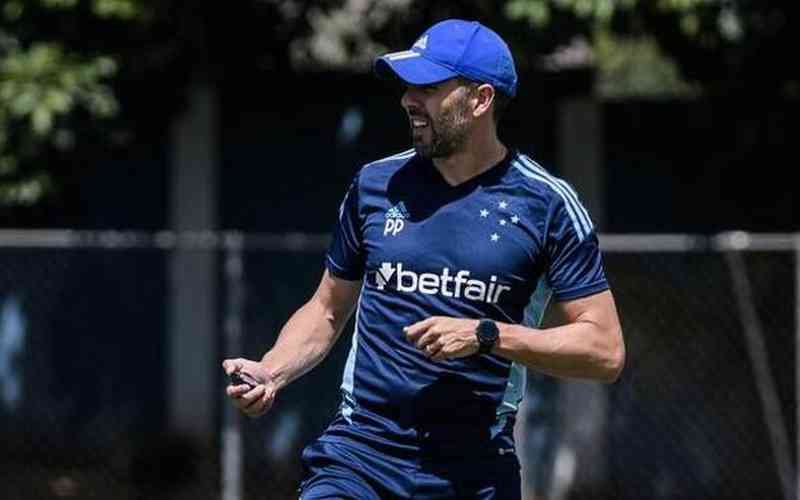 Pezzolano define escalação do Cruzeiro para duelo contra a Caldense