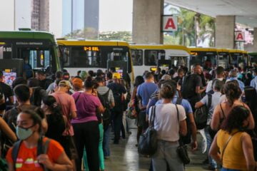 Taxa média de desocupação em 2022 ficou em 9,3%, diz IBGE