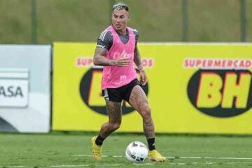 Eduardo Vargas será o 11° estrangeiro a completar 100 jogos pelo Atlético