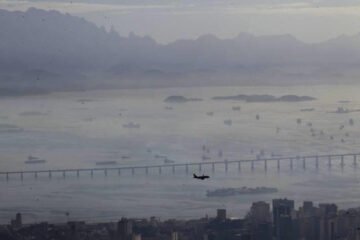 Policial militar morre atropelado na Ponte Rio-Niteroi após pane em veículo