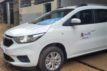 Prefeitura de Monlevade recebe veículo para setor de Habitação