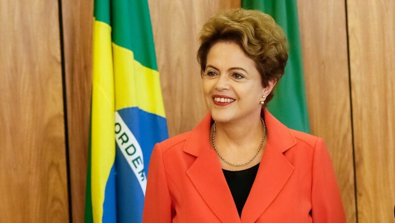 Ex-presidente Dilma Rousseff é anistiada pelo governo brasileiro e receberá indenização de R$ 100 mil
