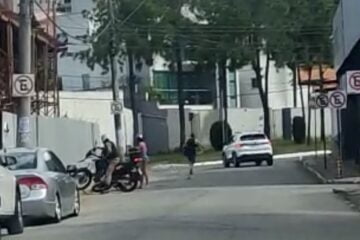 Casal inabilitado empina moto na rua, tenta fuga da PM e é preso em Monlevade