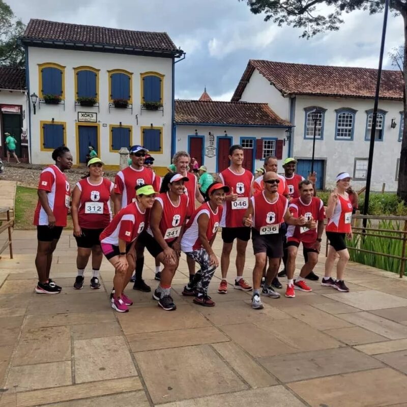 Equipe Elite conquista 3º lugar geral na Corrida da Ressaca