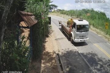 Máquina desprende da carroceria, atinge cabine e fere motorista