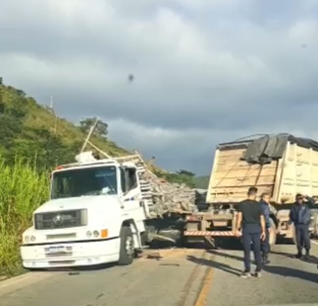Acidente interdita mais uma vez a estrada de Nova Era
