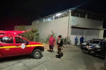 Motoqueiro tenta fugir da PM e despenca de barranco em Itabira