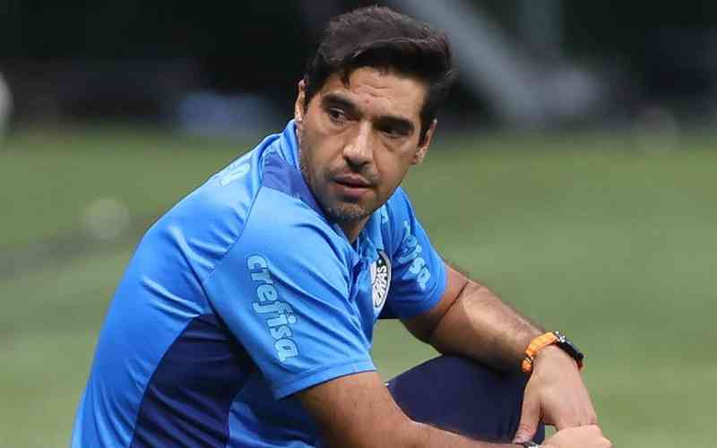 Técnico do Palmeiras, Abel Ferreira é acusado de seis crimes, diz jornal