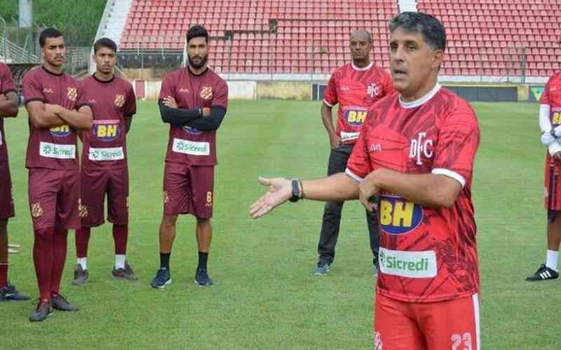 Patrocinense e Democrata-SL abrem rodada pela repescagem do Mineiro
