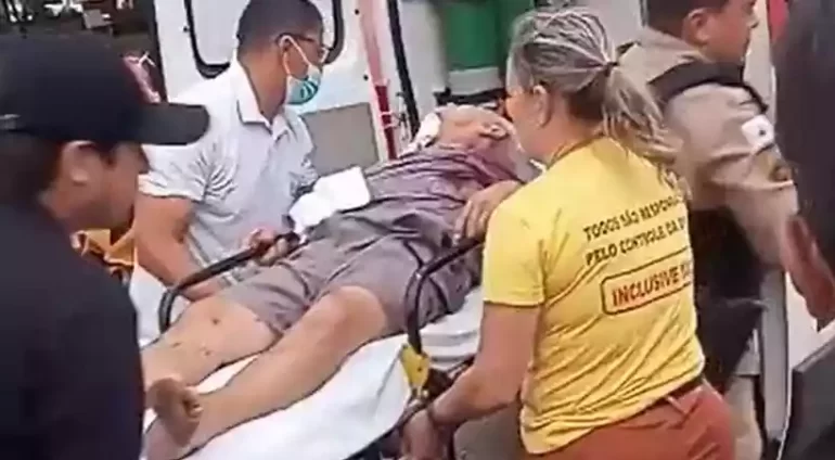Ex-prefeito é esfaqueado em praça pública e fica em estado grave