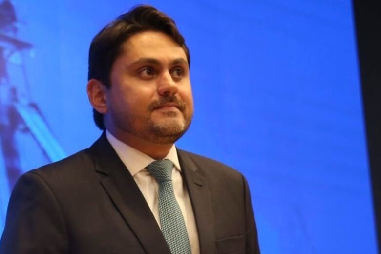 Ministro das Comunicações omite patrimônio do TSE e causa constrangimento no Planalto