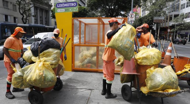 Em quatro dias, Lixômetro na Praça Sete registra mais de três toneladas de lixo