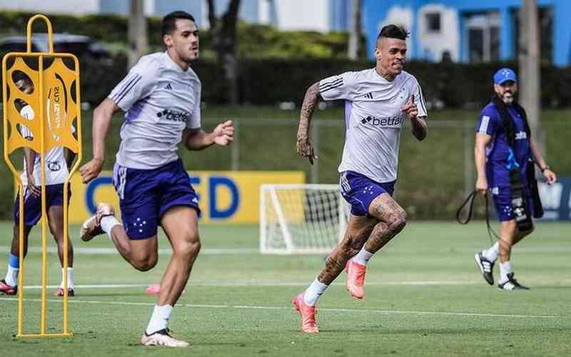 Cruzeiro: Richard treina em campo e vive expectativa por estreia