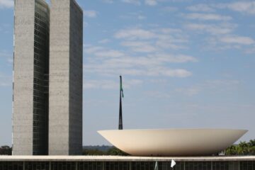 Governo Lula deve bloquear de R$ 5 bilhões a R$ 15 bilhões em primeira revisão do Orçamento