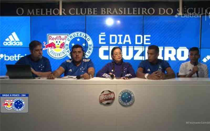 Destaque do Cruzeiro em 2023 participa de transmissão de jogo no YouTube