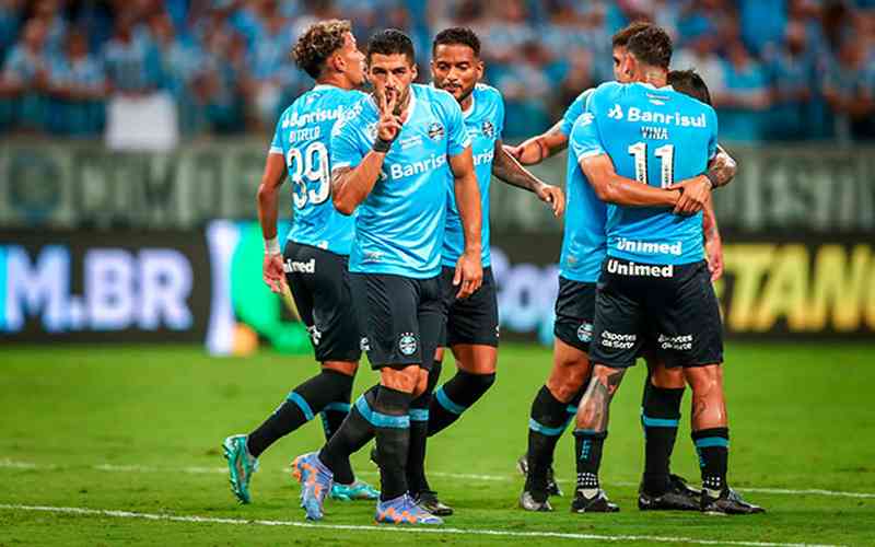 Com gol de Suárez, Grêmio bate o Ferroviário e avança na Copa do Brasil