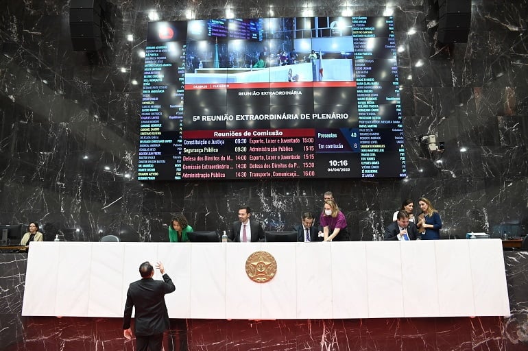 Assembleia Legislativa vota aumento salarial de Zema e reforma administrativa nesta terça-feira