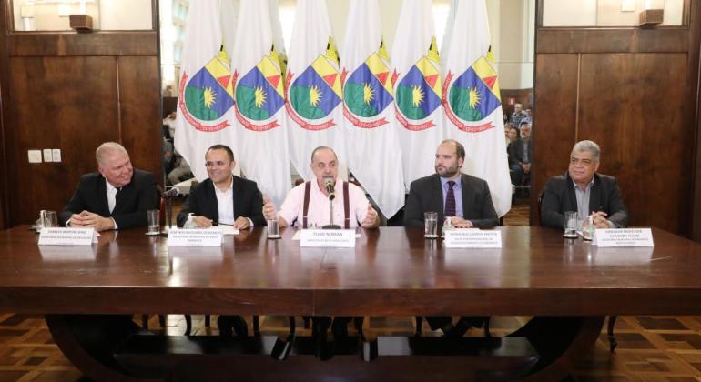 Prefeito de Belo Horizonte empossa quatro novos secretários