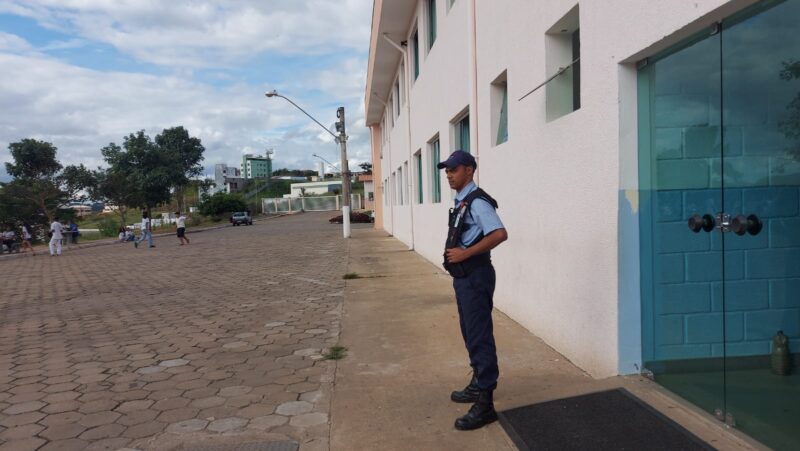 Escolas municipais de São Gonçalo do Rio Abaixo ganham reforço na segurança