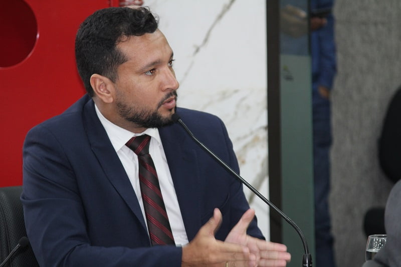 Diguerê cita caso do “homem no poste” para pedir construção de presídio em Itabira