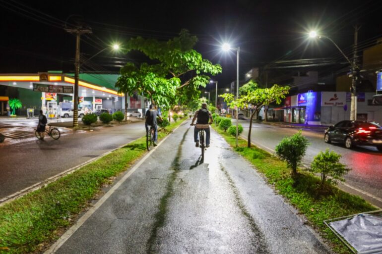 Governo de Ipatinga ativa 117 novos postes com luminárias de LED em ciclovia