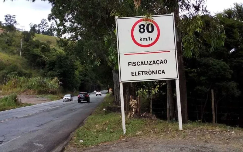 Troca de sinalização nas placas na BR-381 causa confusão; confira a informação oficial