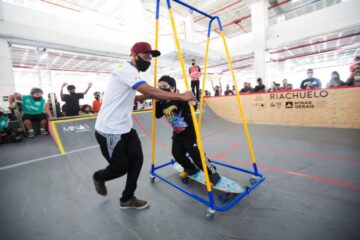 Pessoas com deficiências podem participar da Academia do Skate em Monlevade