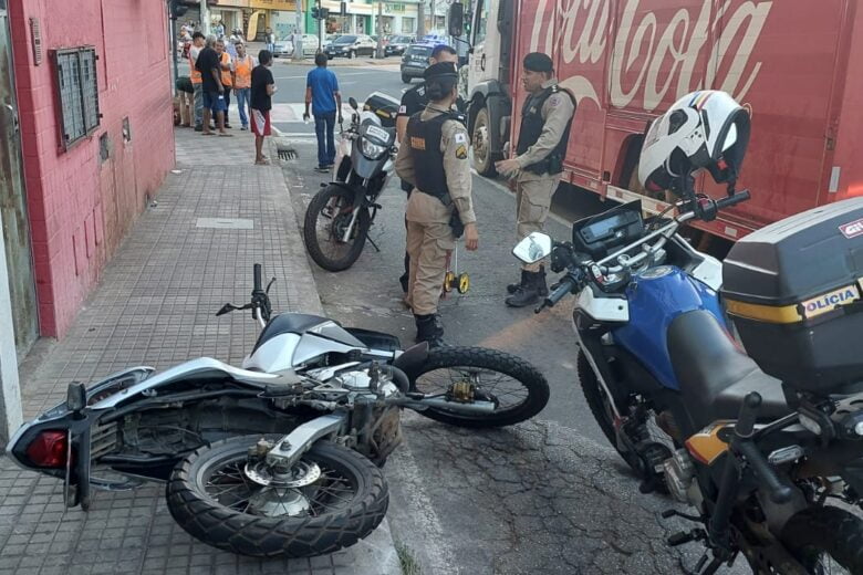 Perseguição policial termina com acidente no Centro de Itabira