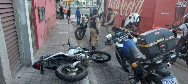 Perseguição policial termina com acidente no Centro de Itabira