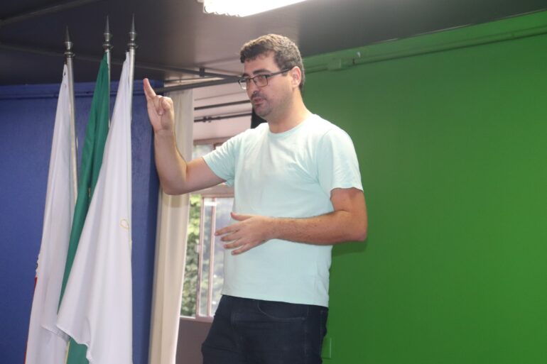 “Preconceito prejudica a evolução do paciente com Parkinson”, diz neurologista itabirano