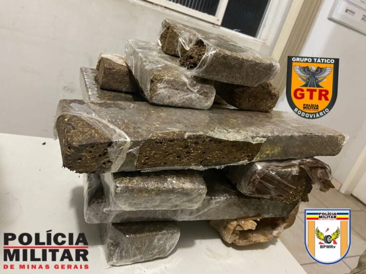 Polícia Rodoviária apreende barras de maconha em Itabira