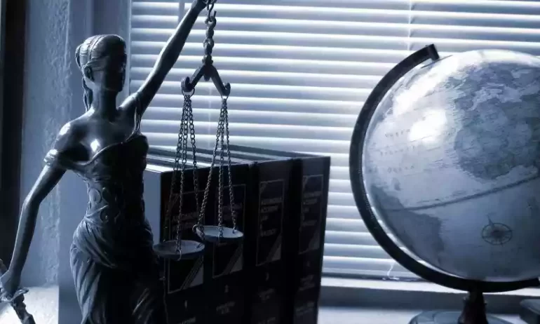 Empresa deverá indenizar trabalhadora com TDAH que foi “premiada” com troféu de  “empregada mais lerda do setor” 