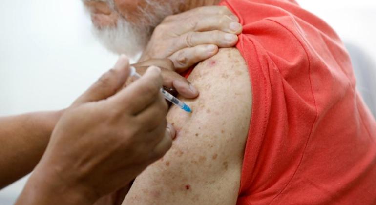 Belo Horizonte aplica vacina contra a gripe em idosos e crianças de 6 meses a 5 anos