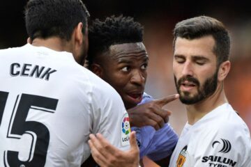 Polícia prende 7 pessoas que cometeram ataques racistas contra Vini Jr.