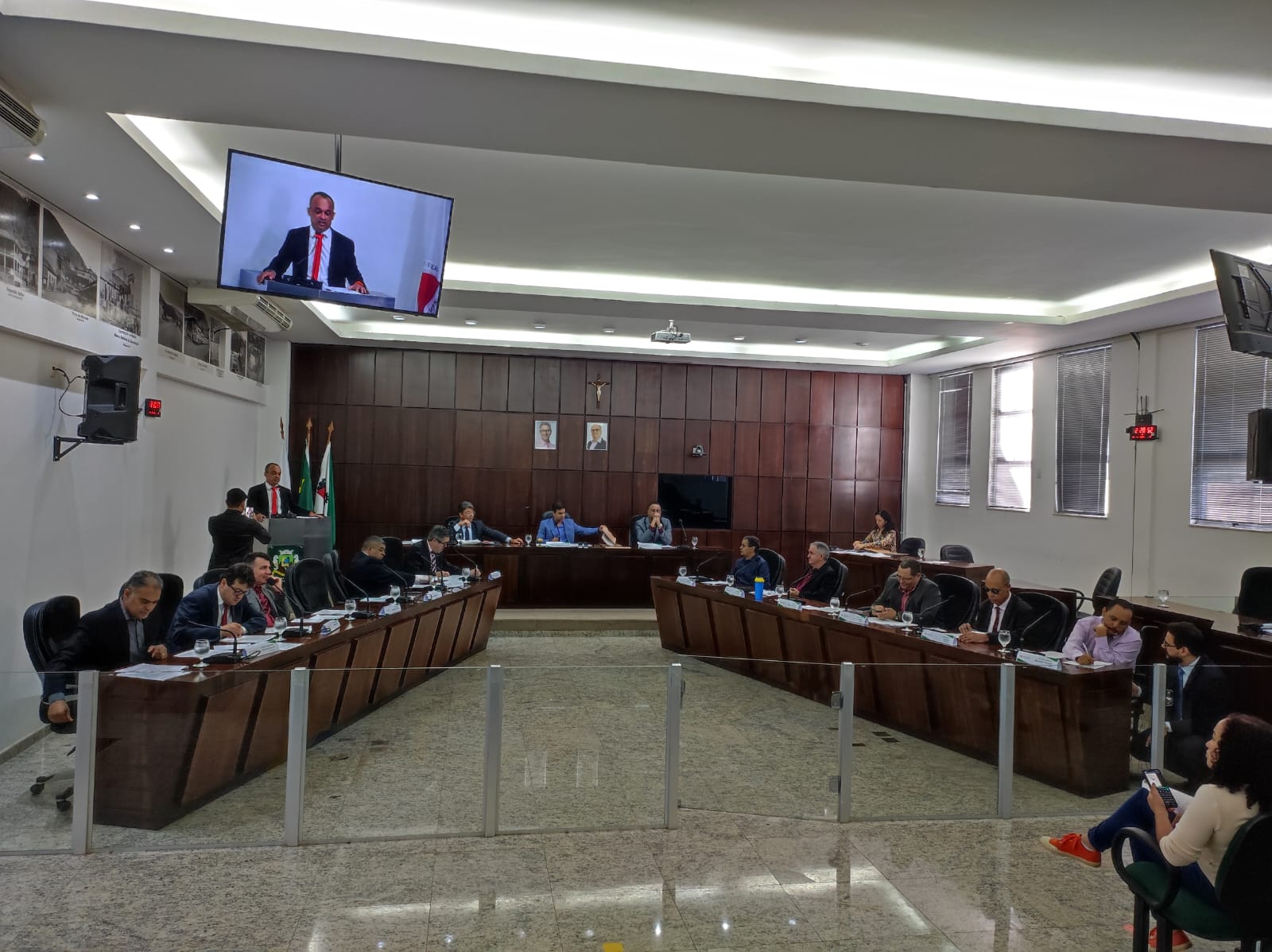 Projeto que prevê instalação de brinquedos em locais públicos é aprovado em Monlevade