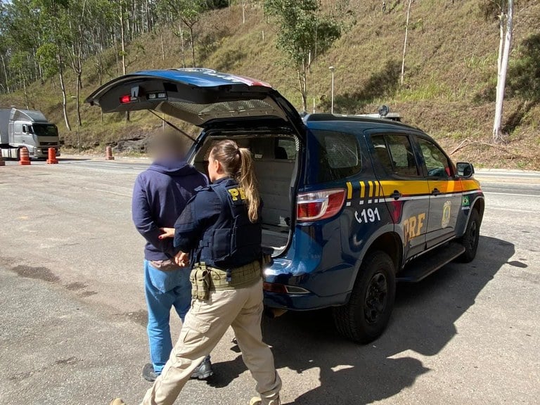 Fisioterapeuta acusado de estupro é preso na BR-381, em Monlevade