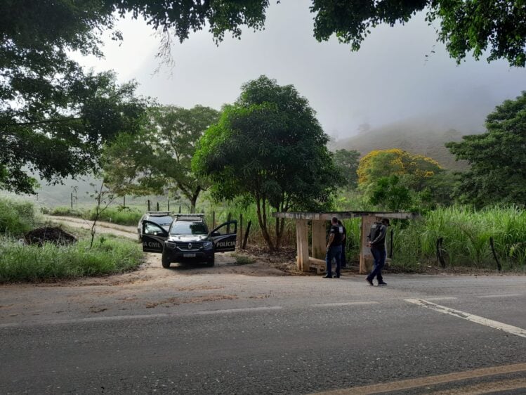 Mãe é presa junto com homem que estuprava filha de 11 anos