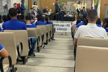 Professores cobram na Câmara: “pague o piso e mostre que nós estamos sendo valorizados de verdade”