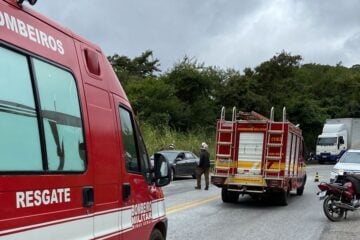 Motorista fica ferido ao tombar carreta na BR-381 em São Gonçalo
