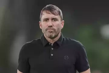 Sem falar em demissão, Atlético anuncia saída de Coudet