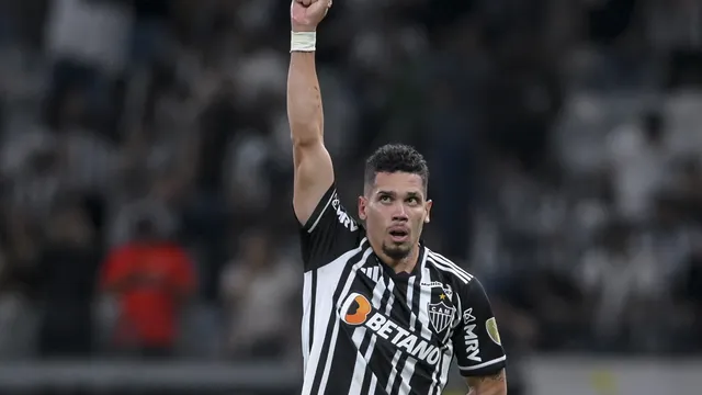 Paulinho marca, Atlético-MG vence Bahia após queda na Libertadores e alivia pressão