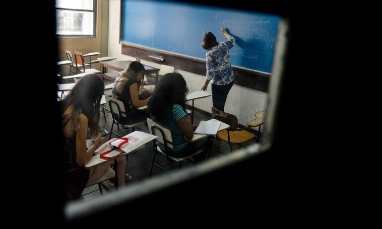 Governo de Minas publica novos atos de progressão e promoção para servidores da Educação