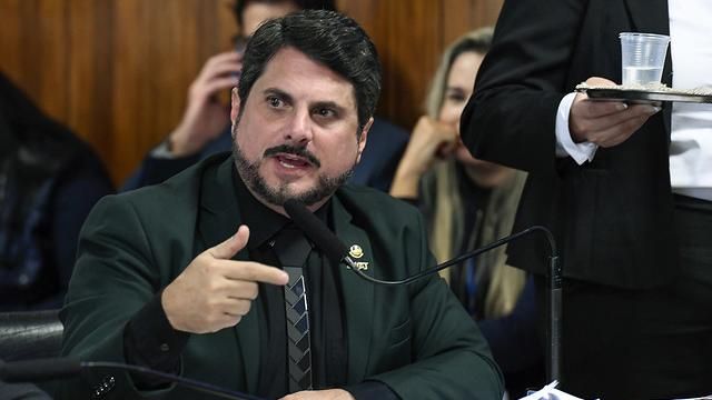 Após ordem de Alexandre de Moraes, PF cumpre mandado de busca e apreensão em residências de Marcos do Val
