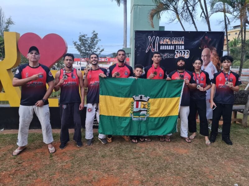 Atletas de São Gonçalo do Rio Abaixo sobem ao pódio da XI Copa Caeté de Jiu-jítsu
