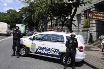 Homem procura Guarda Civil para denunciar agressão e agentes encontram mandado de prisão em aberto
