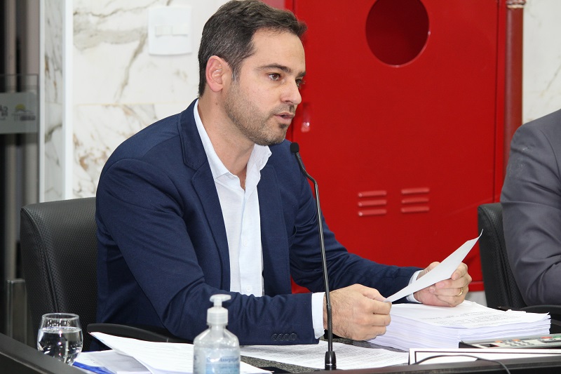 Empresa que forneceu kits de robótica para a Prefeitura é investigada por corrupção, denuncia Neidson Freitas