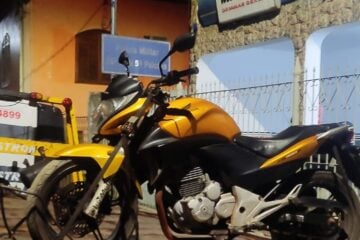 Foragido tenta escapar da polícia, mas acaba preso em Ferros